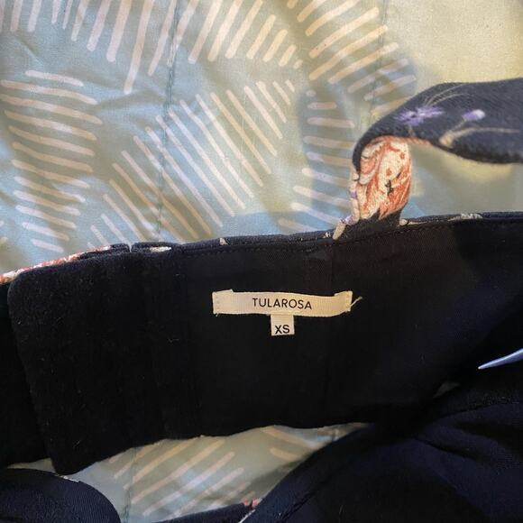 Tularosa Serena Crop Top in Sabine Floral Black Ground Size XS - Picture 4 of 7